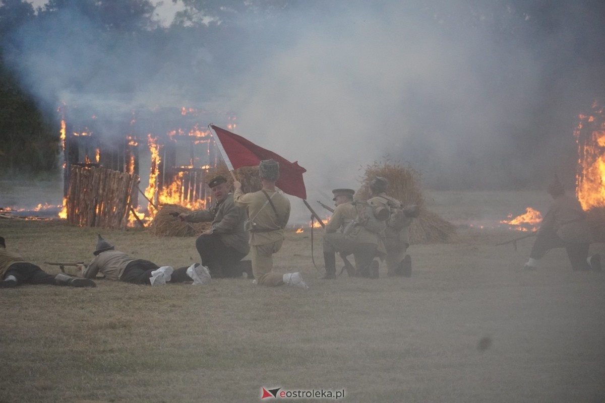 Rekonstrukcja historyczna Bolszewika goń! w Rzekuniu [17.08.2024] - zdjęcie #120 - eOstroleka.pl