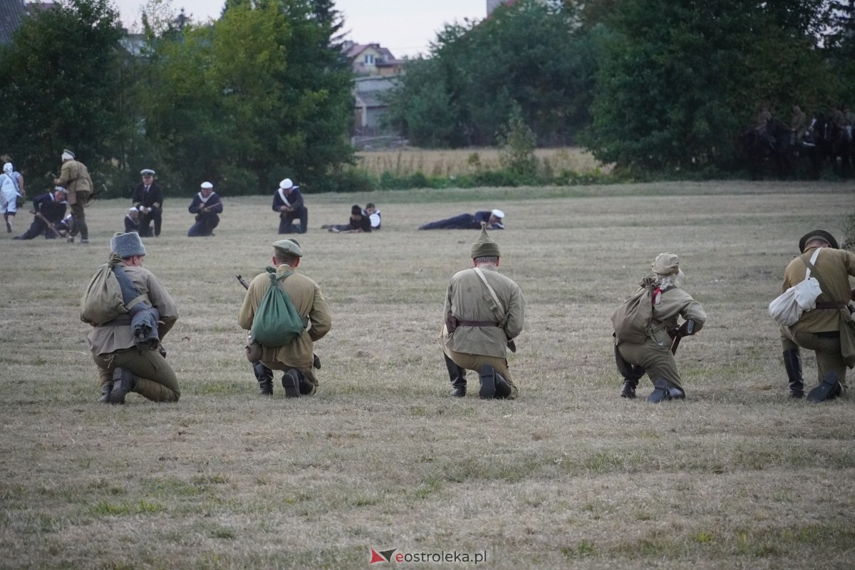 Rekonstrukcja historyczna Bolszewika goń! w Rzekuniu [17.08.2024] - zdjęcie #118 - eOstroleka.pl
