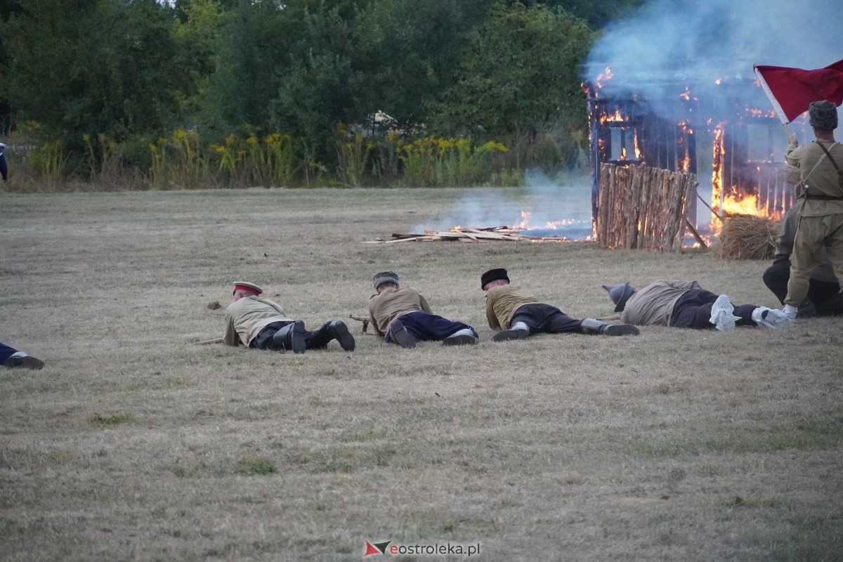 Rekonstrukcja historyczna Bolszewika goń! w Rzekuniu [17.08.2024] - zdjęcie #116 - eOstroleka.pl