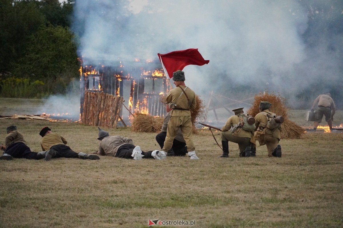Rekonstrukcja historyczna Bolszewika goń! w Rzekuniu [17.08.2024] - zdjęcie #110 - eOstroleka.pl