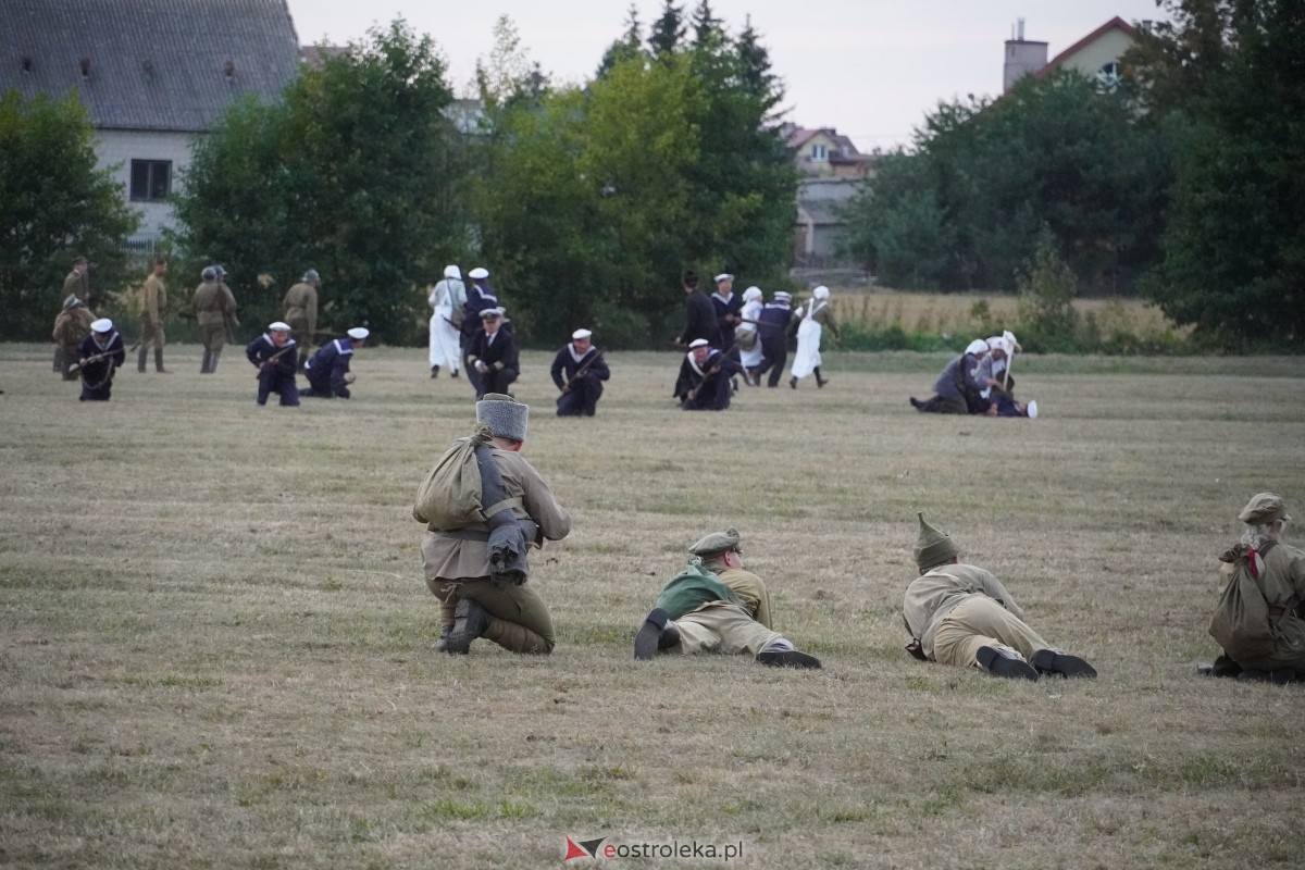 Rekonstrukcja historyczna Bolszewika goń! w Rzekuniu [17.08.2024] - zdjęcie #102 - eOstroleka.pl