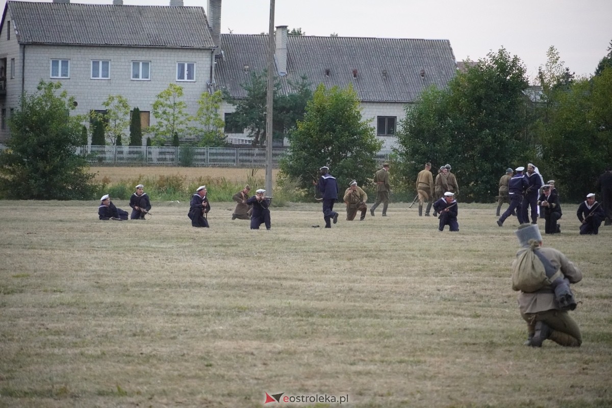 Rekonstrukcja historyczna Bolszewika goń! w Rzekuniu [17.08.2024] - zdjęcie #100 - eOstroleka.pl