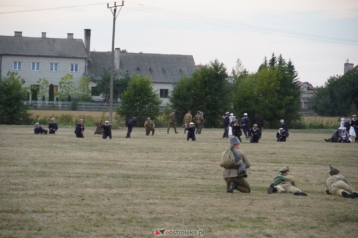 Rekonstrukcja historyczna Bolszewika goń! w Rzekuniu [17.08.2024] - zdjęcie #98 - eOstroleka.pl