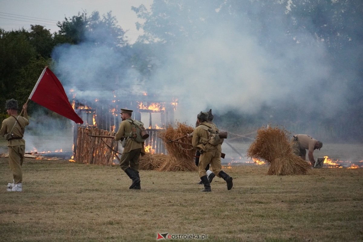 Rekonstrukcja historyczna Bolszewika goń! w Rzekuniu [17.08.2024] - zdjęcie #90 - eOstroleka.pl