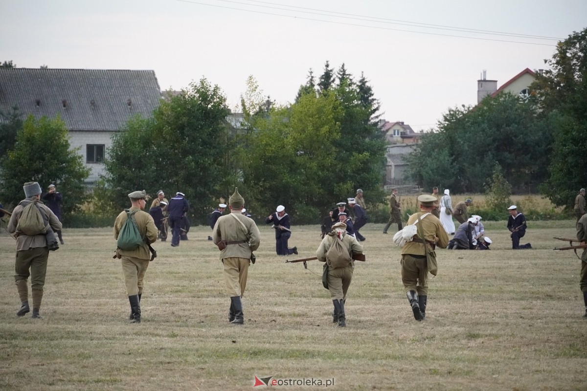 Rekonstrukcja historyczna Bolszewika goń! w Rzekuniu [17.08.2024] - zdjęcie #86 - eOstroleka.pl