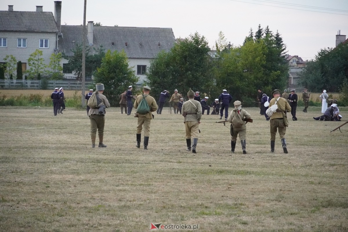 Rekonstrukcja historyczna Bolszewika goń! w Rzekuniu [17.08.2024] - zdjęcie #84 - eOstroleka.pl
