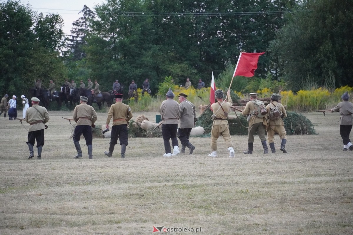 Rekonstrukcja historyczna Bolszewika goń! w Rzekuniu [17.08.2024] - zdjęcie #77 - eOstroleka.pl