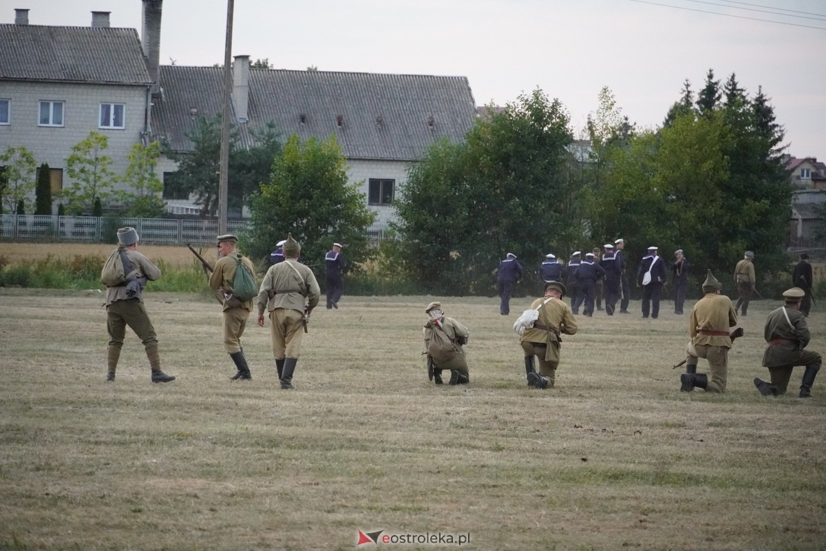 Rekonstrukcja historyczna Bolszewika goń! w Rzekuniu [17.08.2024] - zdjęcie #68 - eOstroleka.pl