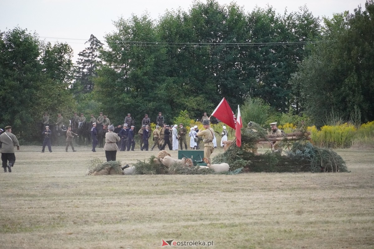 Rekonstrukcja historyczna Bolszewika goń! w Rzekuniu [17.08.2024] - zdjęcie #117 - eOstroleka.pl