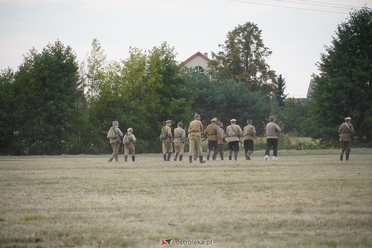 Rekonstrukcja historyczna Bolszewika goń! w Rzekuniu [17.08.2024] - zdjęcie #113 - eOstroleka.pl
