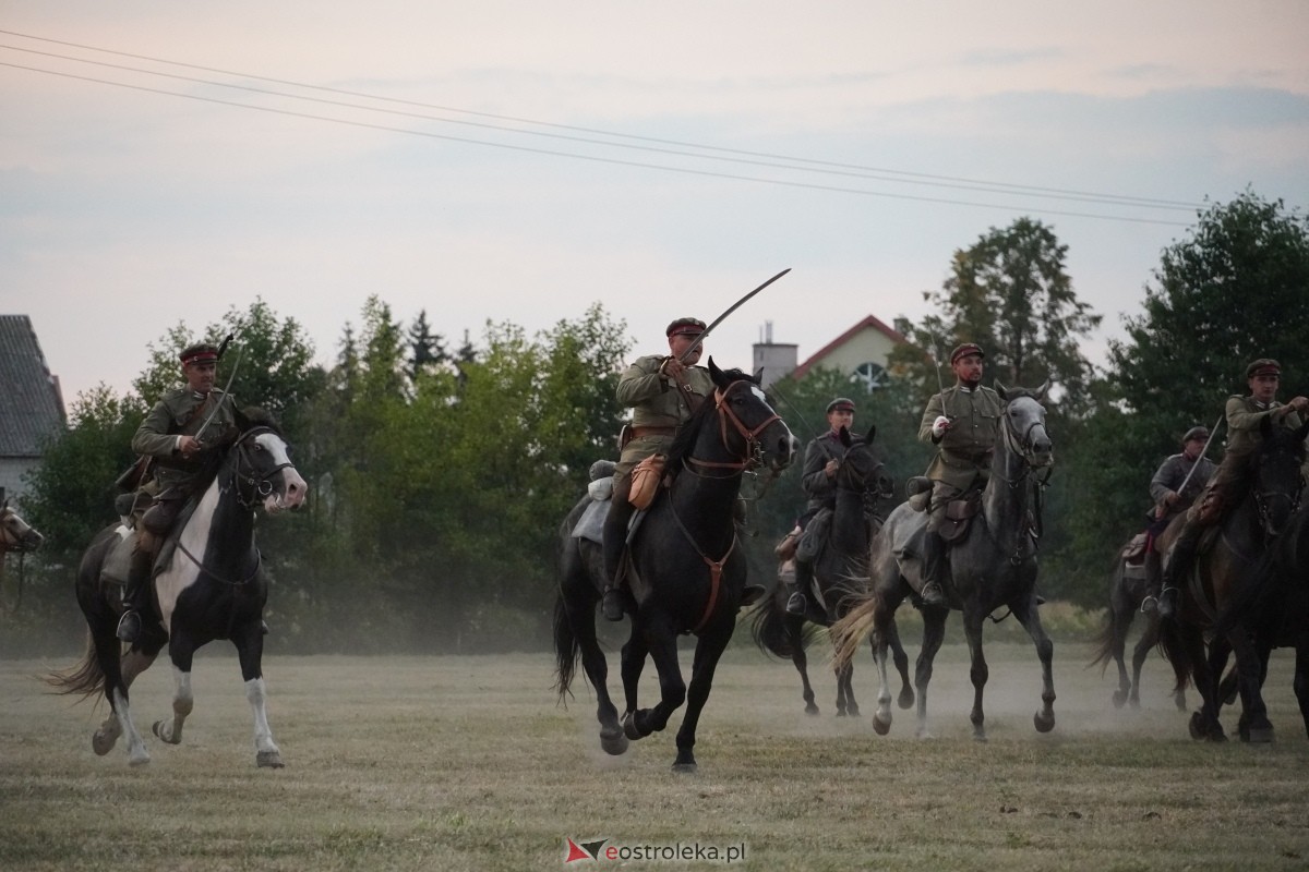 Rekonstrukcja historyczna Bolszewika goń! w Rzekuniu [17.08.2024] - zdjęcie #81 - eOstroleka.pl