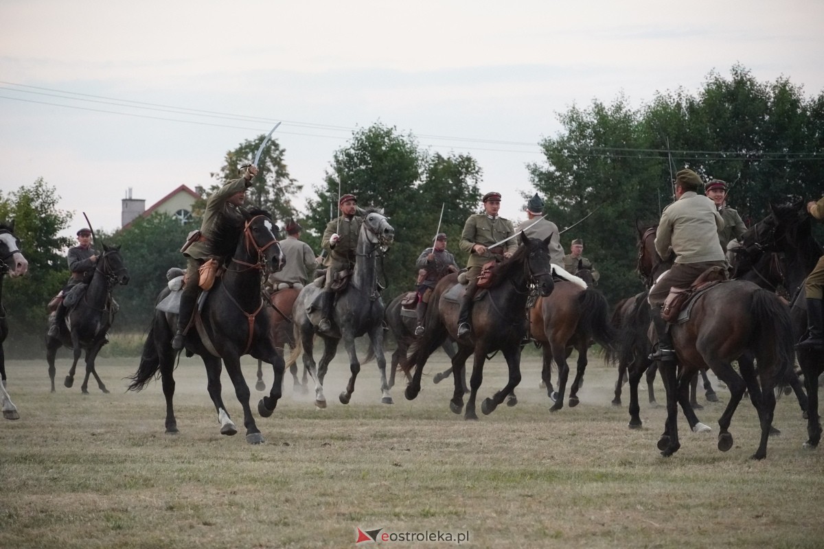 Rekonstrukcja historyczna Bolszewika goń! w Rzekuniu [17.08.2024] - zdjęcie #78 - eOstroleka.pl