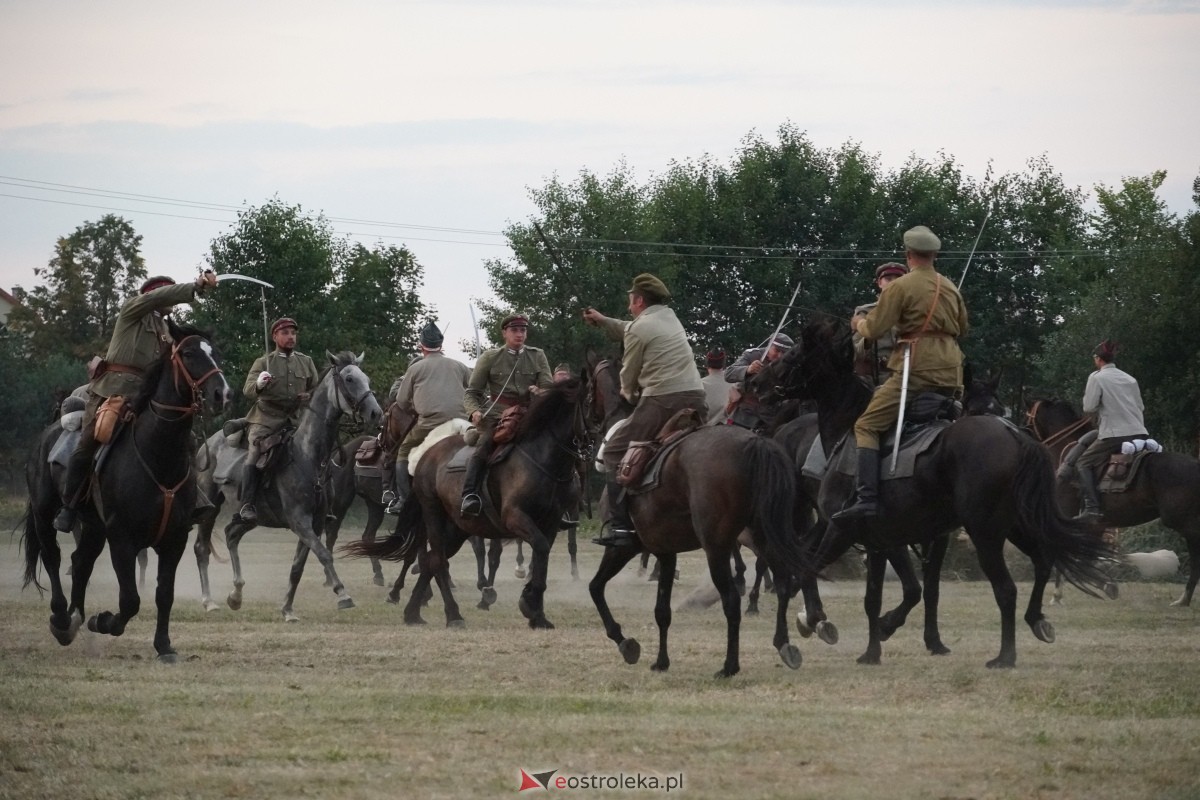 Rekonstrukcja historyczna Bolszewika goń! w Rzekuniu [17.08.2024] - zdjęcie #75 - eOstroleka.pl