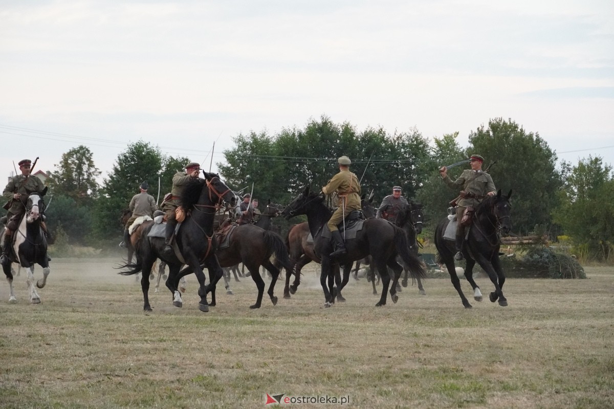 Rekonstrukcja historyczna Bolszewika goń! w Rzekuniu [17.08.2024] - zdjęcie #72 - eOstroleka.pl