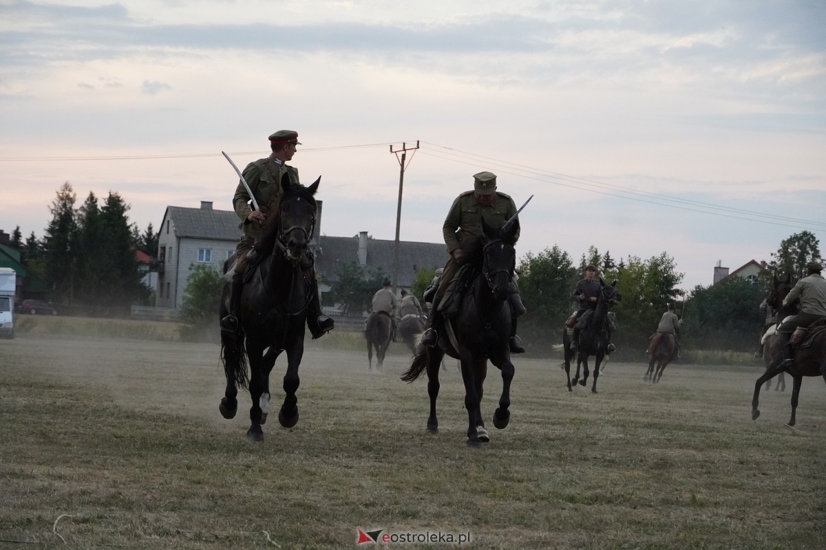 Rekonstrukcja historyczna Bolszewika goń! w Rzekuniu [17.08.2024] - zdjęcie #69 - eOstroleka.pl