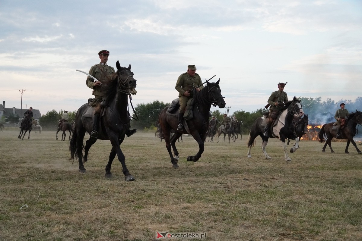 Rekonstrukcja historyczna Bolszewika goń! w Rzekuniu [17.08.2024] - zdjęcie #63 - eOstroleka.pl
