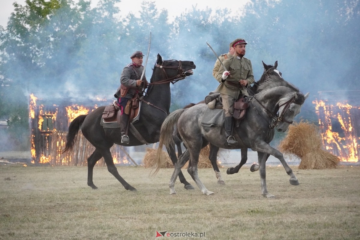 Rekonstrukcja historyczna Bolszewika goń! w Rzekuniu [17.08.2024] - zdjęcie #57 - eOstroleka.pl
