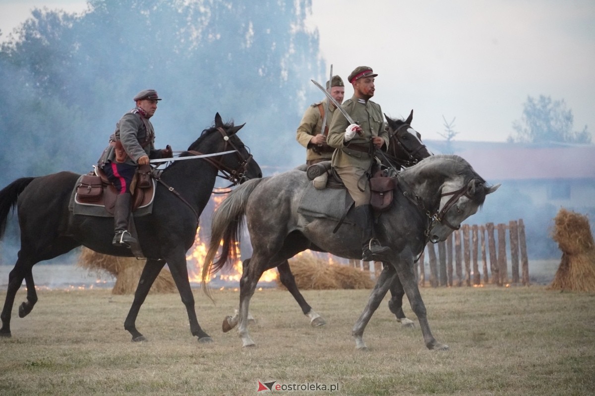 Rekonstrukcja historyczna Bolszewika goń! w Rzekuniu [17.08.2024] - zdjęcie #55 - eOstroleka.pl
