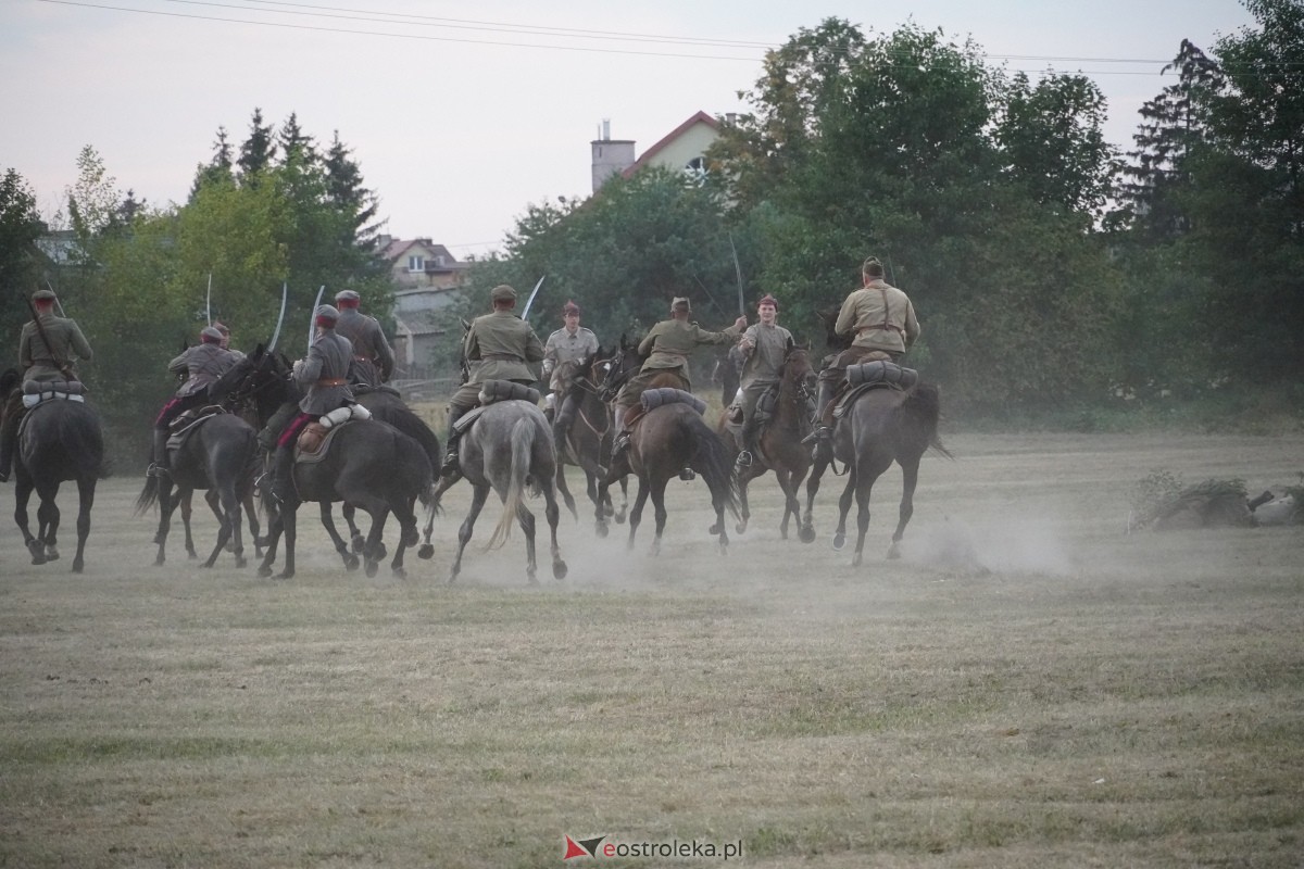 Rekonstrukcja historyczna Bolszewika goń! w Rzekuniu [17.08.2024] - zdjęcie #49 - eOstroleka.pl