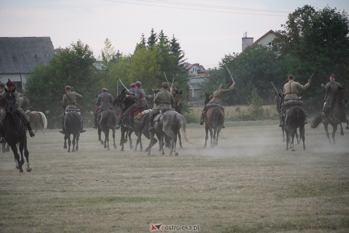 Rekonstrukcja historyczna Bolszewika goń! w Rzekuniu [17.08.2024] - zdjęcie #47 - eOstroleka.pl