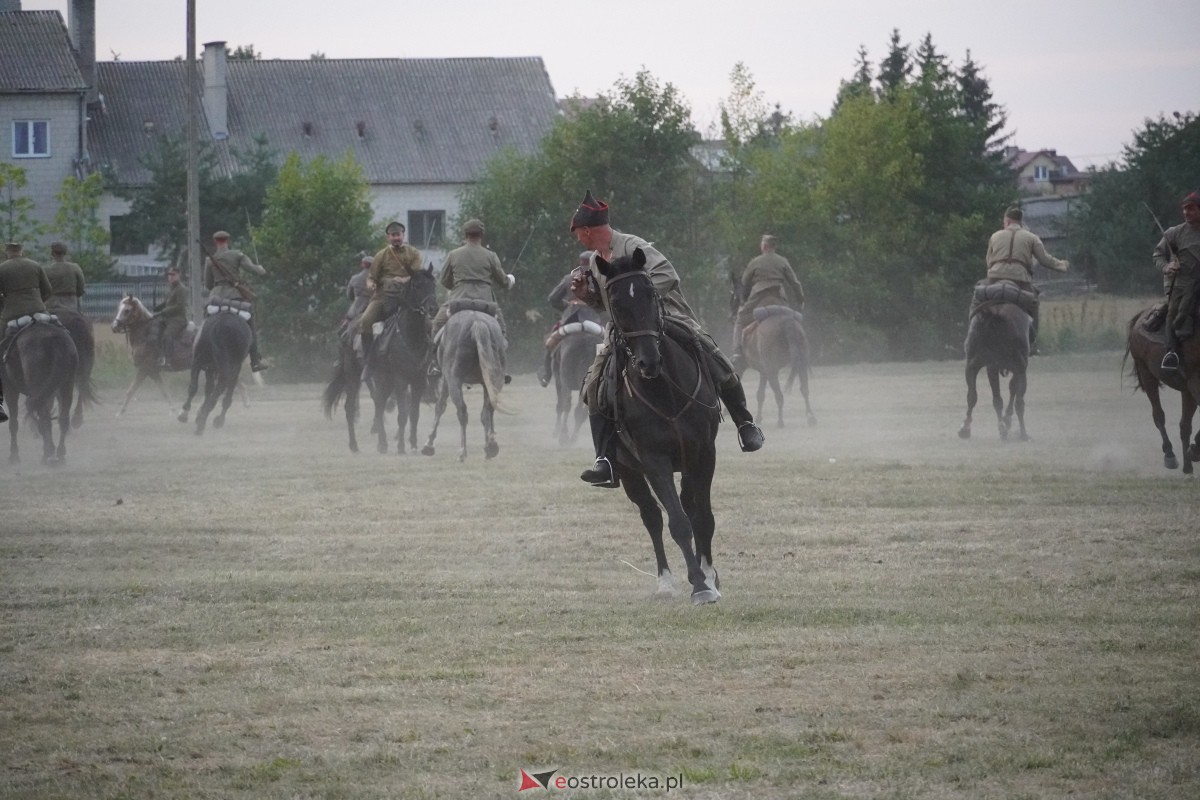 Rekonstrukcja historyczna Bolszewika goń! w Rzekuniu [17.08.2024] - zdjęcie #39 - eOstroleka.pl
