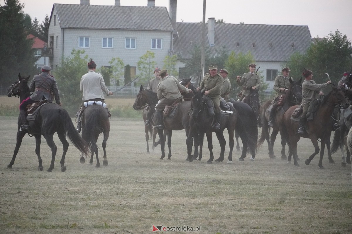 Rekonstrukcja historyczna Bolszewika goń! w Rzekuniu [17.08.2024] - zdjęcie #27 - eOstroleka.pl
