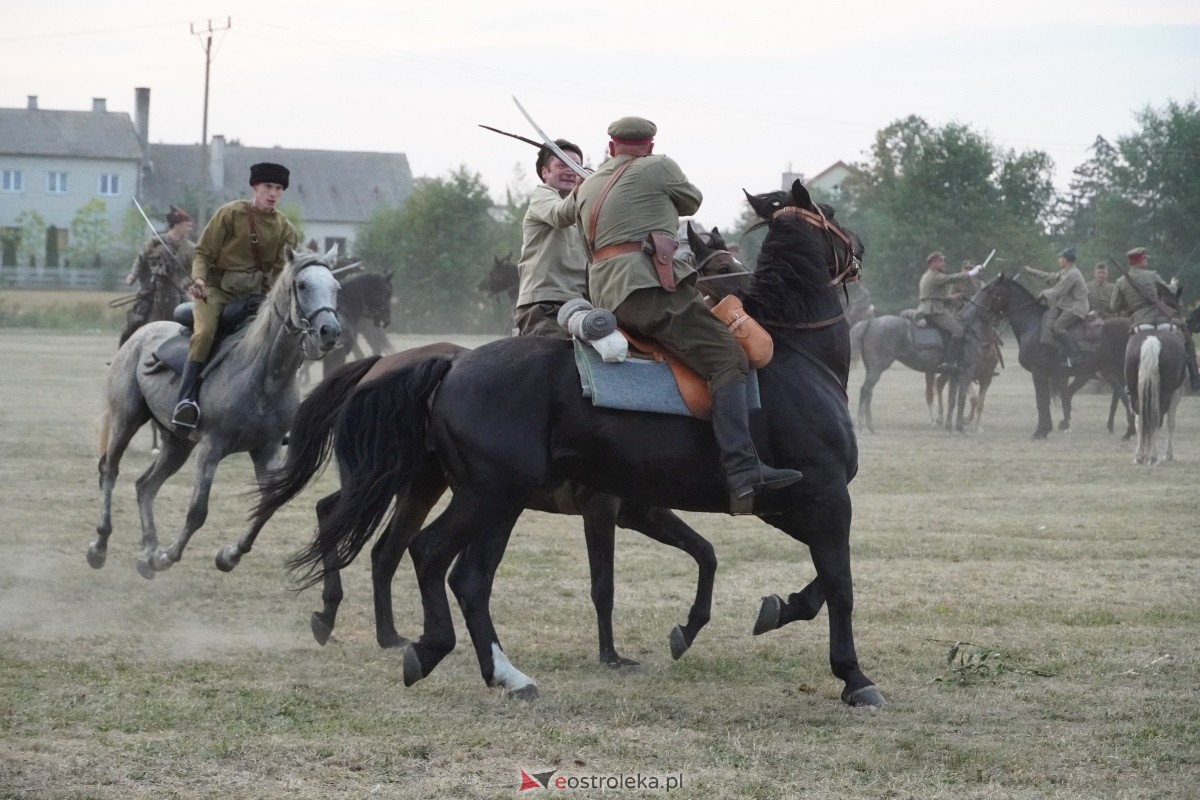 Rekonstrukcja historyczna Bolszewika goń! w Rzekuniu [17.08.2024] - zdjęcie #15 - eOstroleka.pl