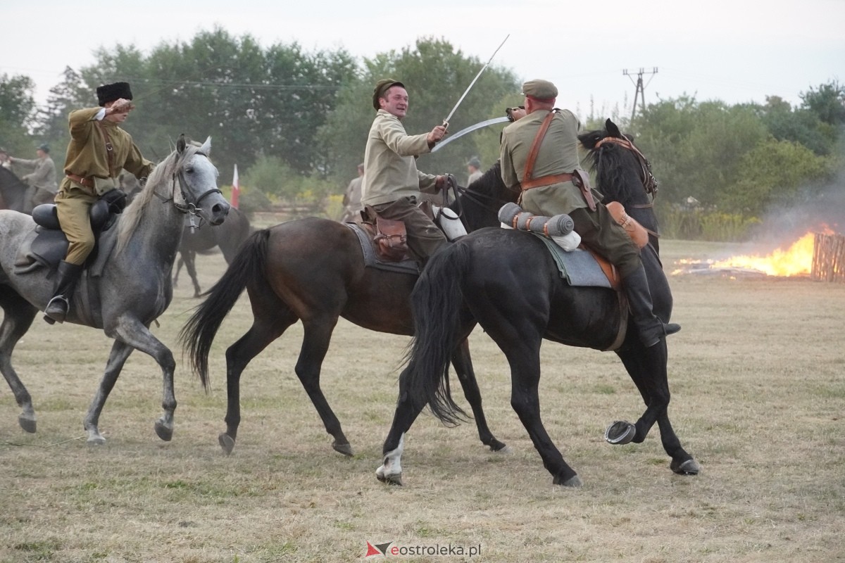 Rekonstrukcja historyczna Bolszewika goń! w Rzekuniu [17.08.2024] - zdjęcie #13 - eOstroleka.pl