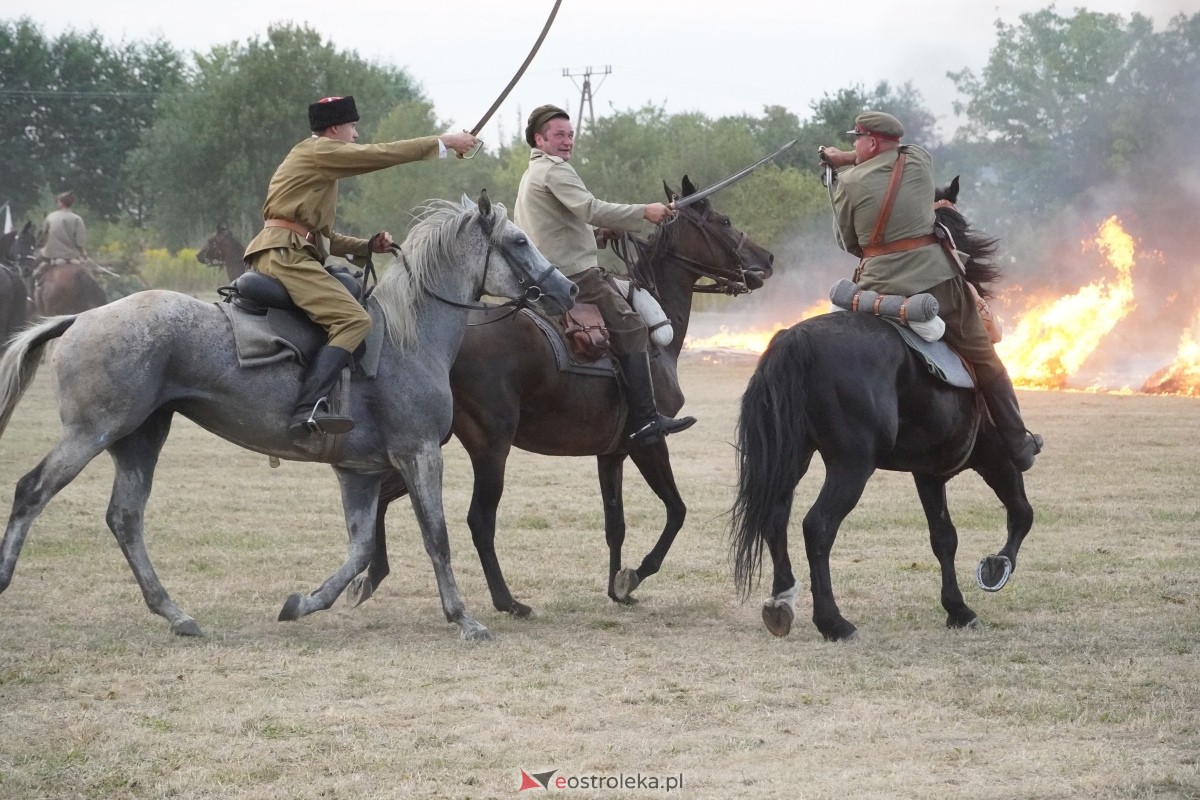 Rekonstrukcja historyczna Bolszewika goń! w Rzekuniu [17.08.2024] - zdjęcie #11 - eOstroleka.pl