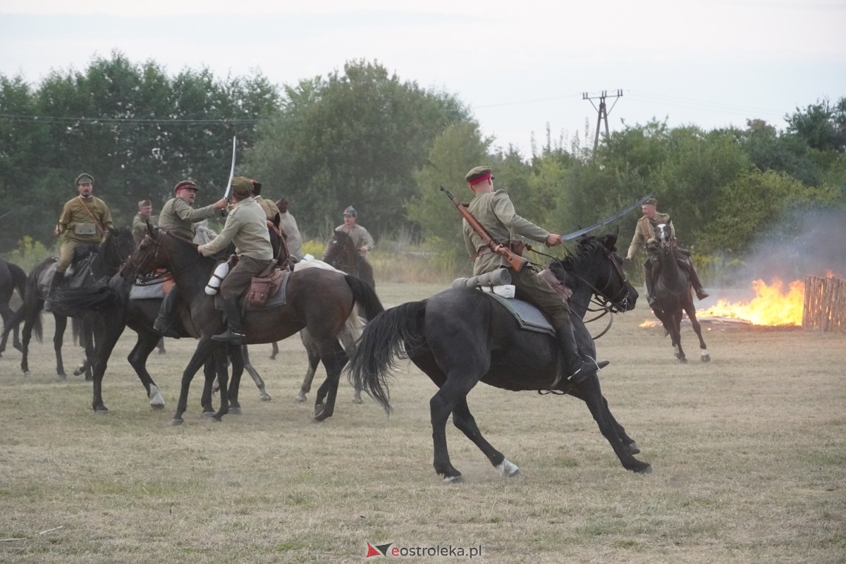 Rekonstrukcja historyczna Bolszewika goń! w Rzekuniu [17.08.2024] - zdjęcie #7 - eOstroleka.pl