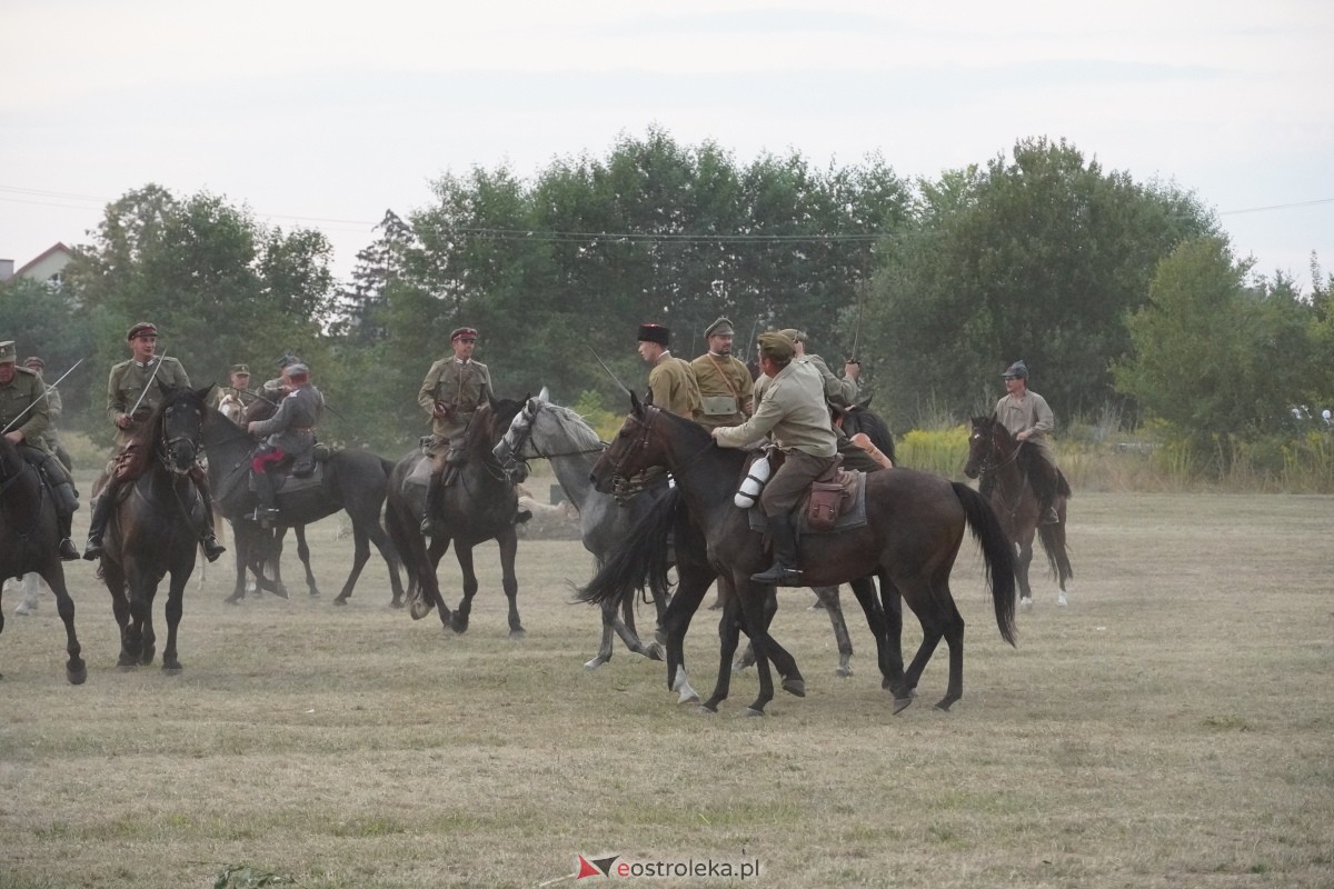 Rekonstrukcja historyczna Bolszewika goń! w Rzekuniu [17.08.2024] - zdjęcie #6 - eOstroleka.pl