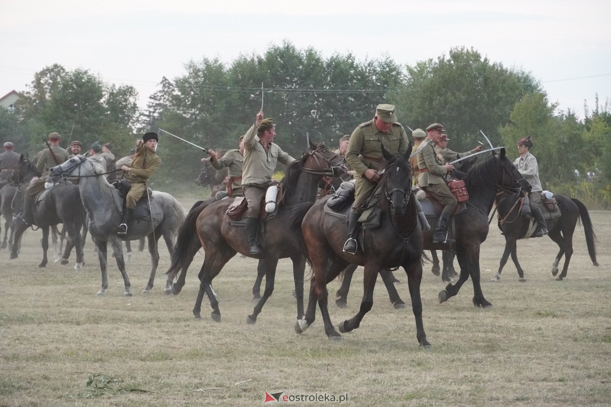 Rekonstrukcja historyczna Bolszewika goń! w Rzekuniu [17.08.2024] - zdjęcie #4 - eOstroleka.pl