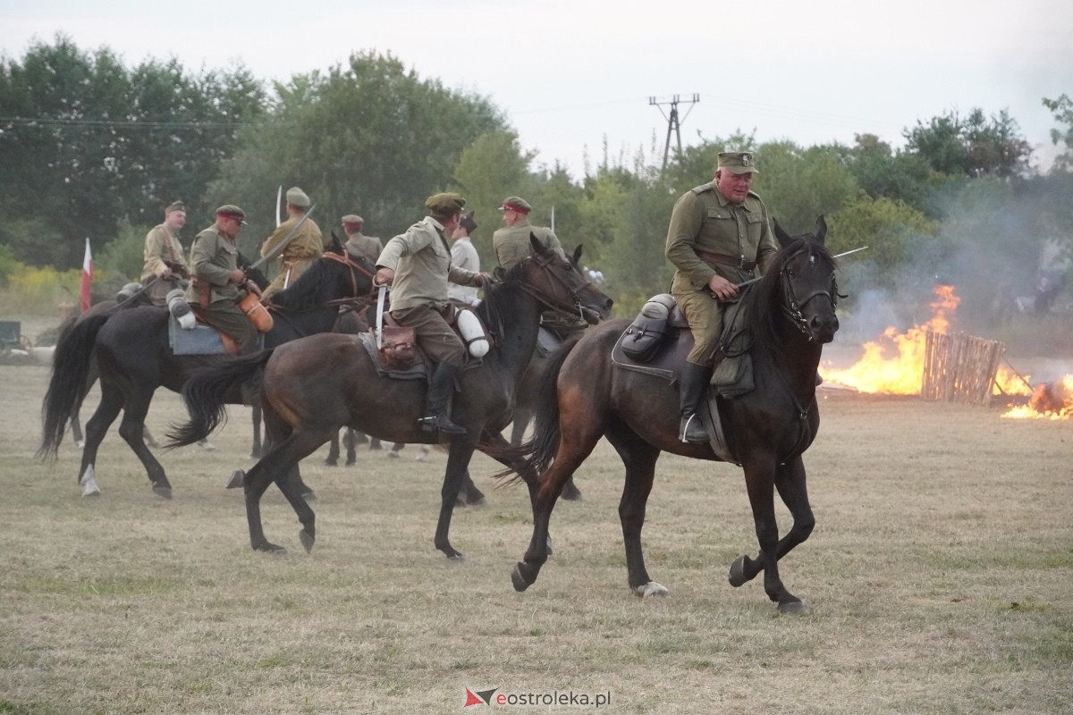 Rekonstrukcja historyczna Bolszewika goń! w Rzekuniu [17.08.2024] - zdjęcie #3 - eOstroleka.pl