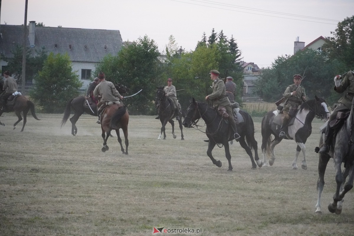 Rekonstrukcja historyczna Bolszewika goń! w Rzekuniu [17.08.2024] - zdjęcie #76 - eOstroleka.pl