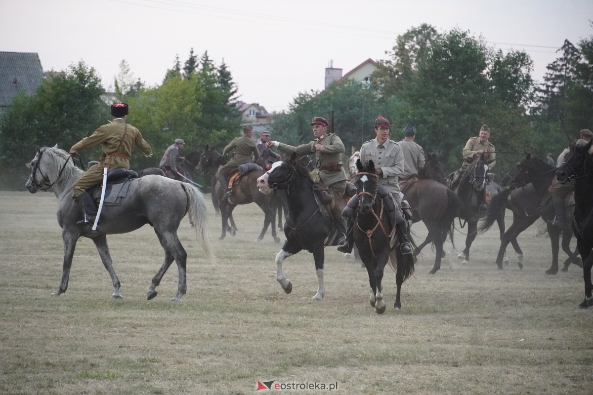 Rekonstrukcja historyczna Bolszewika goń! w Rzekuniu [17.08.2024] - zdjęcie #70 - eOstroleka.pl