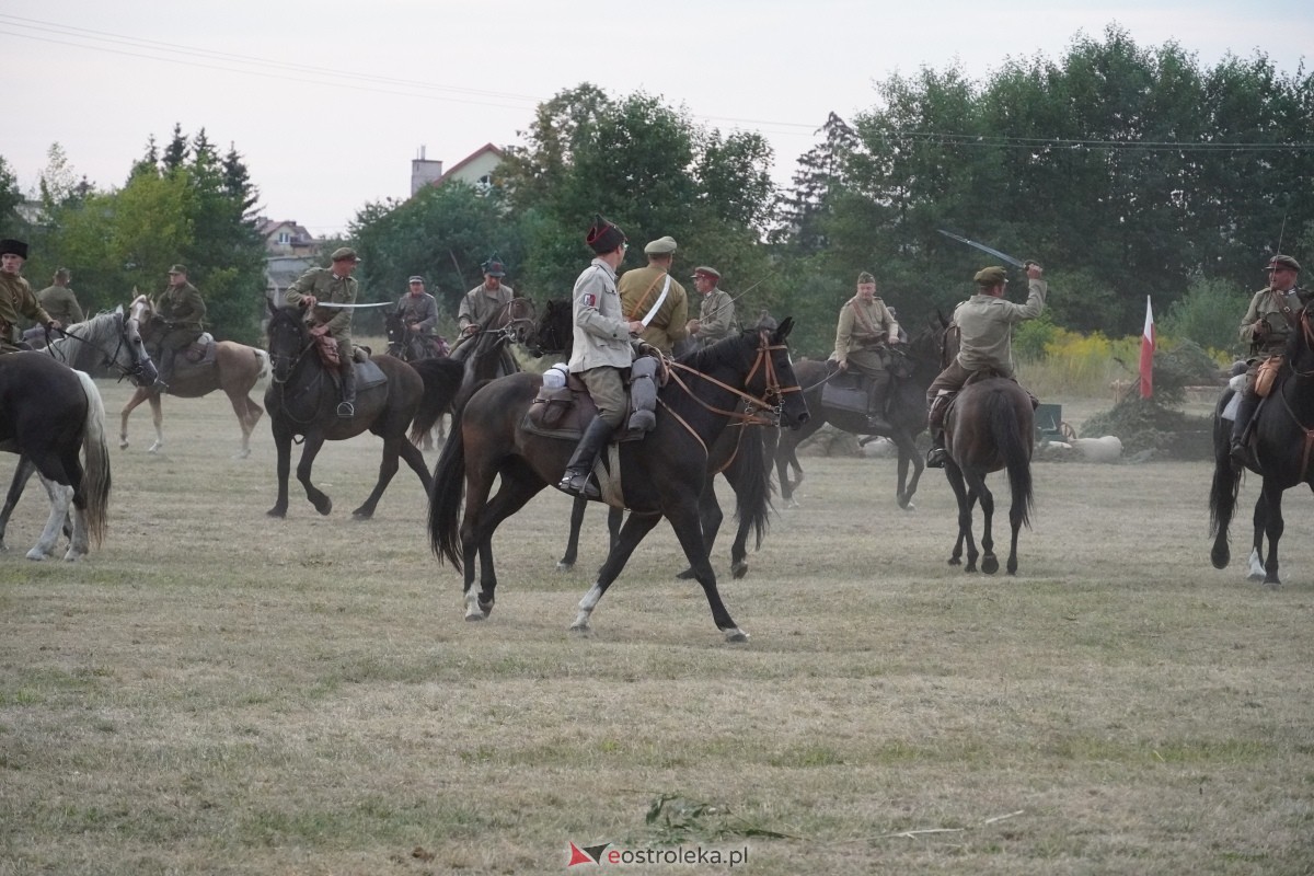 Rekonstrukcja historyczna Bolszewika goń! w Rzekuniu [17.08.2024] - zdjęcie #64 - eOstroleka.pl