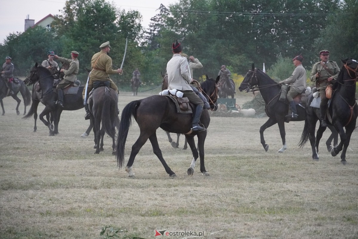 Rekonstrukcja historyczna Bolszewika goń! w Rzekuniu [17.08.2024] - zdjęcie #61 - eOstroleka.pl