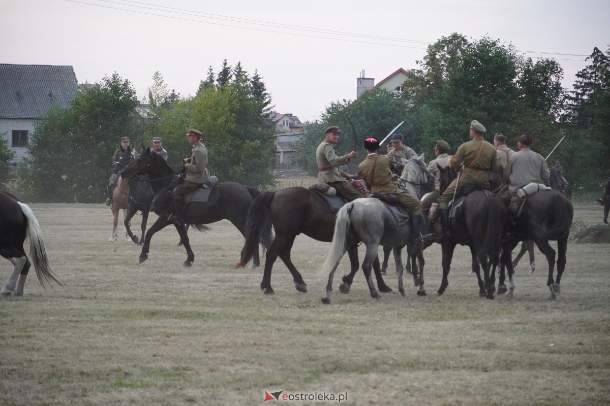 Rekonstrukcja historyczna Bolszewika goń! w Rzekuniu [17.08.2024] - zdjęcie #56 - eOstroleka.pl