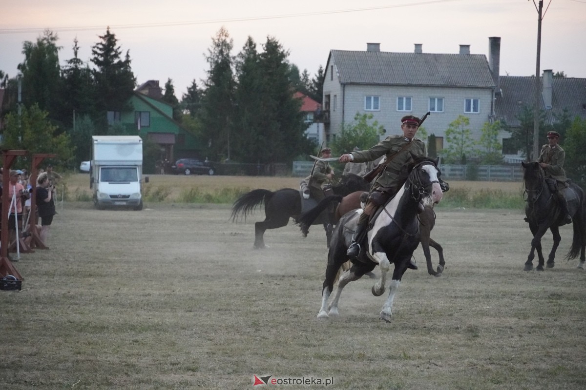 Rekonstrukcja historyczna Bolszewika goń! w Rzekuniu [17.08.2024] - zdjęcie #52 - eOstroleka.pl
