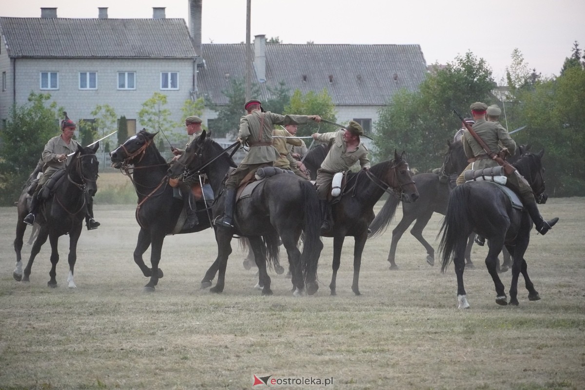 Rekonstrukcja historyczna Bolszewika goń! w Rzekuniu [17.08.2024] - zdjęcie #50 - eOstroleka.pl