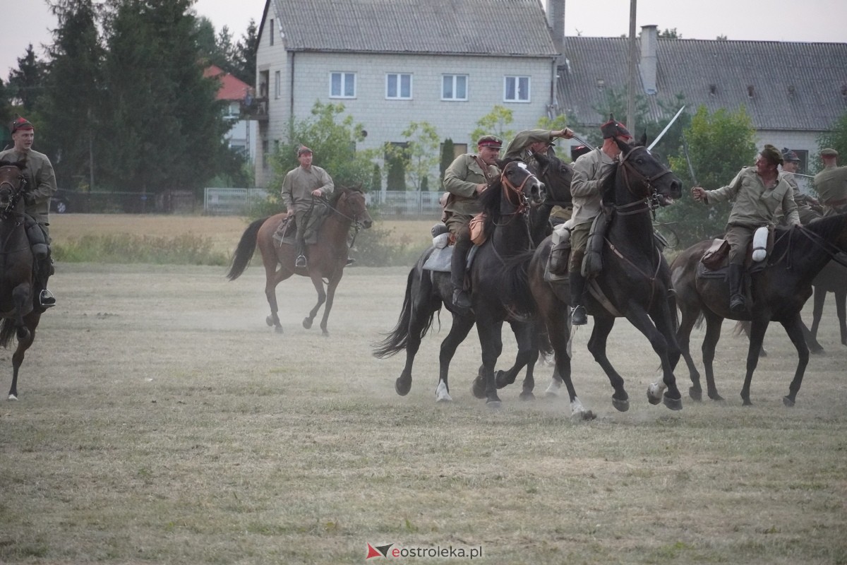 Rekonstrukcja historyczna Bolszewika goń! w Rzekuniu [17.08.2024] - zdjęcie #48 - eOstroleka.pl