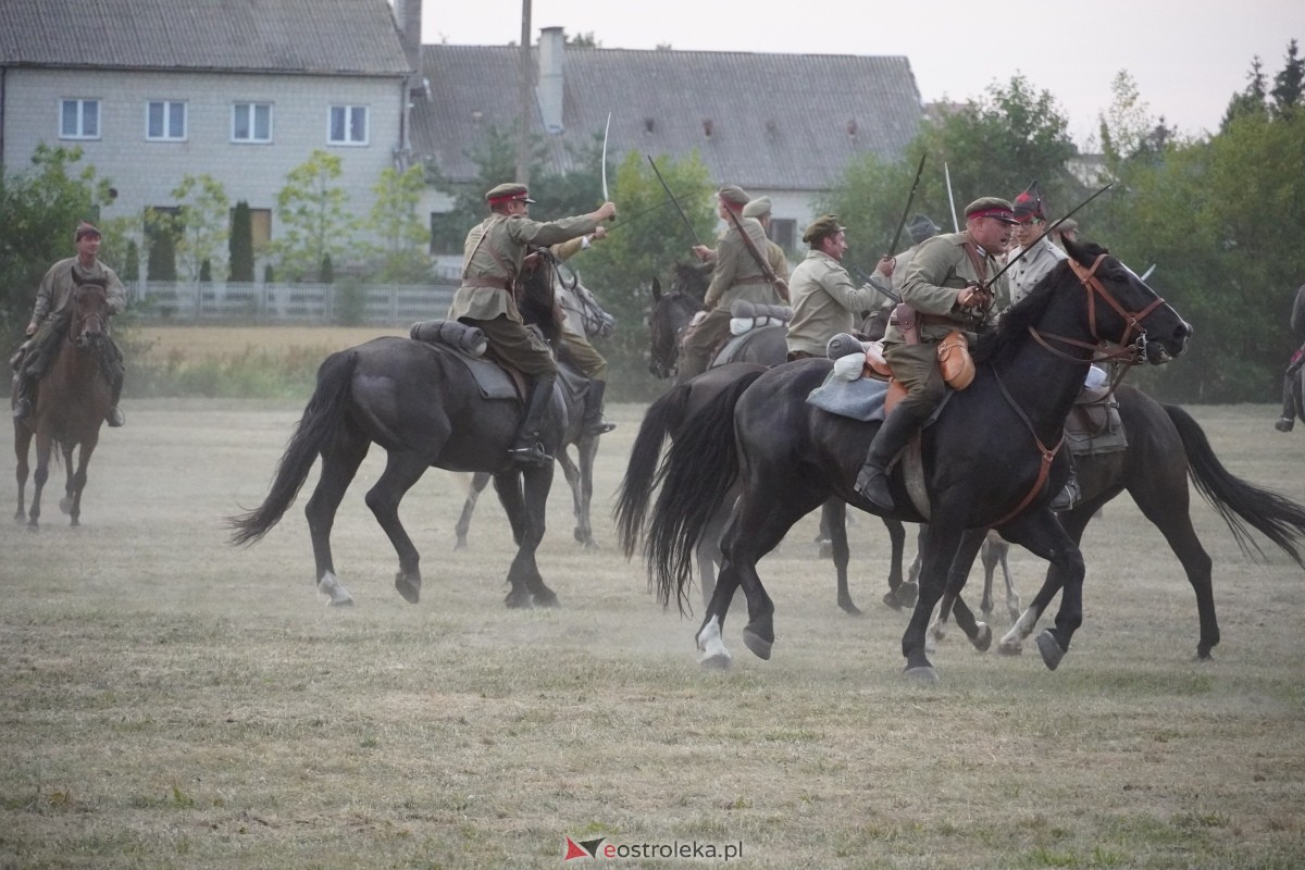 Rekonstrukcja historyczna Bolszewika goń! w Rzekuniu [17.08.2024] - zdjęcie #46 - eOstroleka.pl