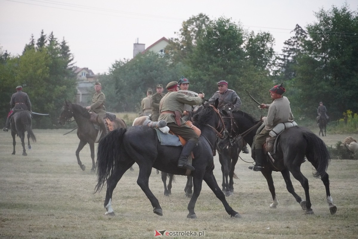 Rekonstrukcja historyczna Bolszewika goń! w Rzekuniu [17.08.2024] - zdjęcie #44 - eOstroleka.pl