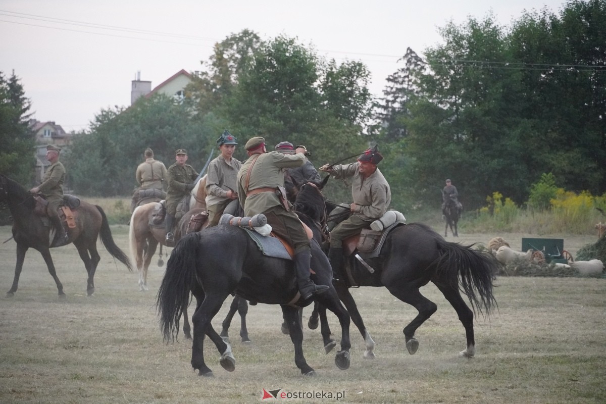 Rekonstrukcja historyczna Bolszewika goń! w Rzekuniu [17.08.2024] - zdjęcie #42 - eOstroleka.pl