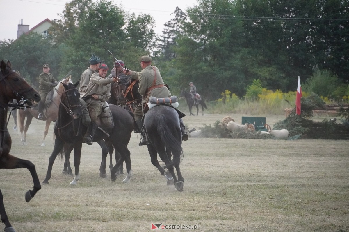 Rekonstrukcja historyczna Bolszewika goń! w Rzekuniu [17.08.2024] - zdjęcie #40 - eOstroleka.pl