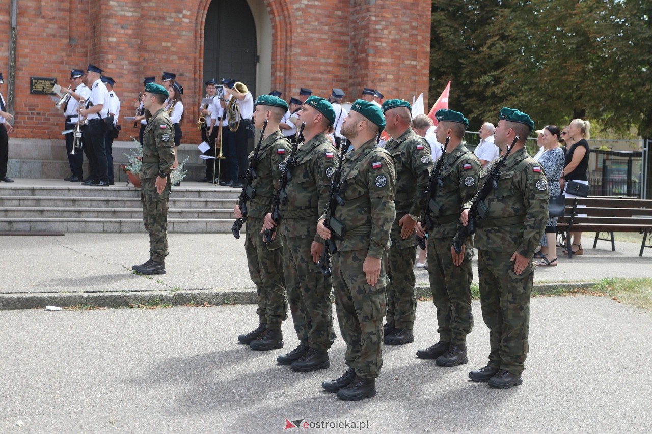 Uroczystości w hołdzie marynarzom i ułanom poległym na ziemi rzekuńskiej [18.08.2024] - zdjęcie #113 - eOstroleka.pl