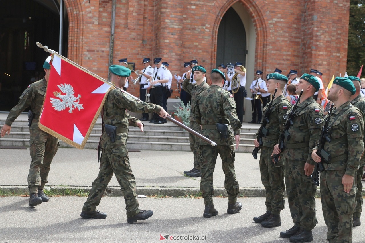 Uroczystości w hołdzie marynarzom i ułanom poległym na ziemi rzekuńskiej [18.08.2024] - zdjęcie #112 - eOstroleka.pl