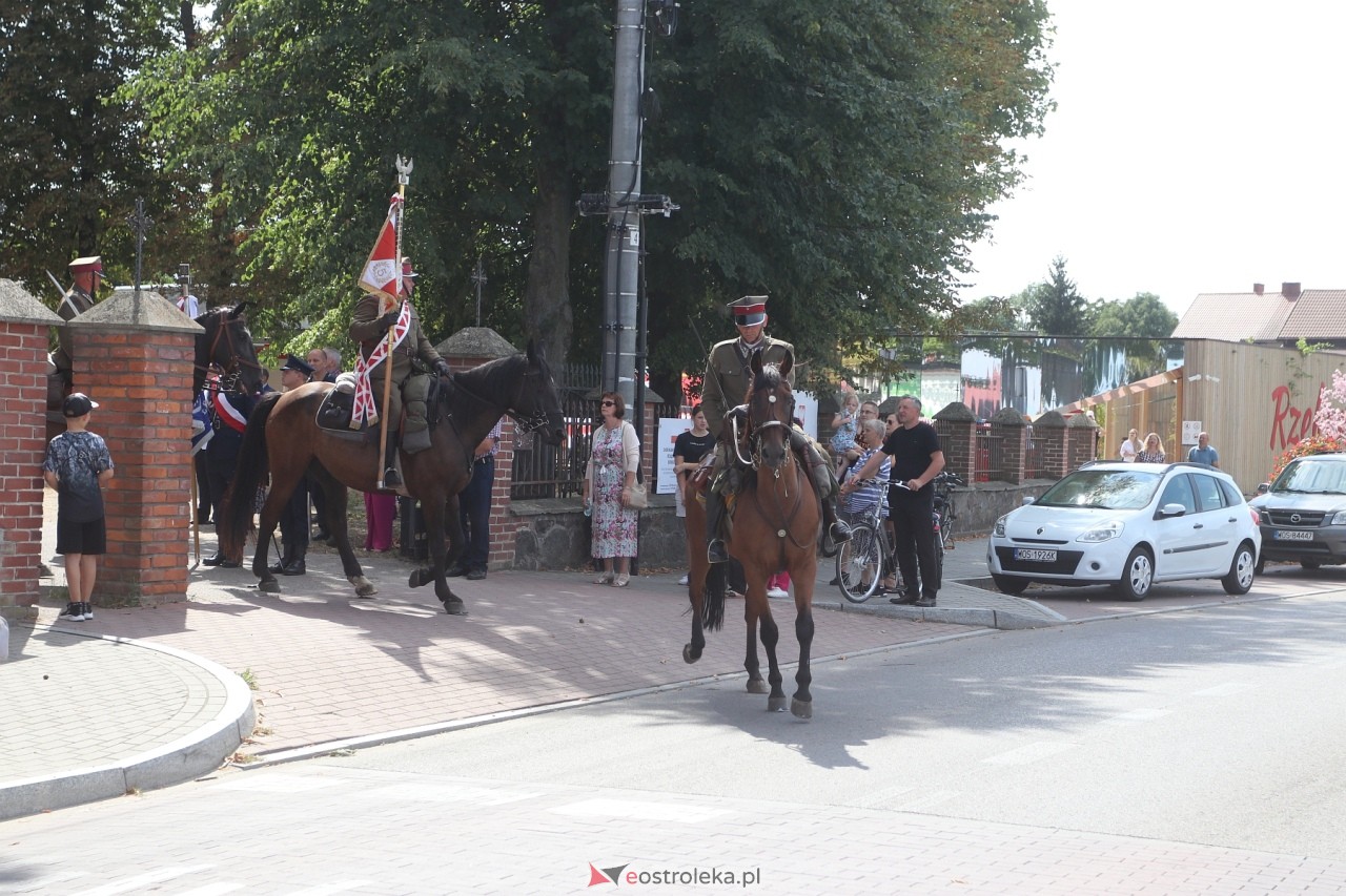 Uroczystości w hołdzie marynarzom i ułanom poległym na ziemi rzekuńskiej [18.08.2024] - zdjęcie #91 - eOstroleka.pl