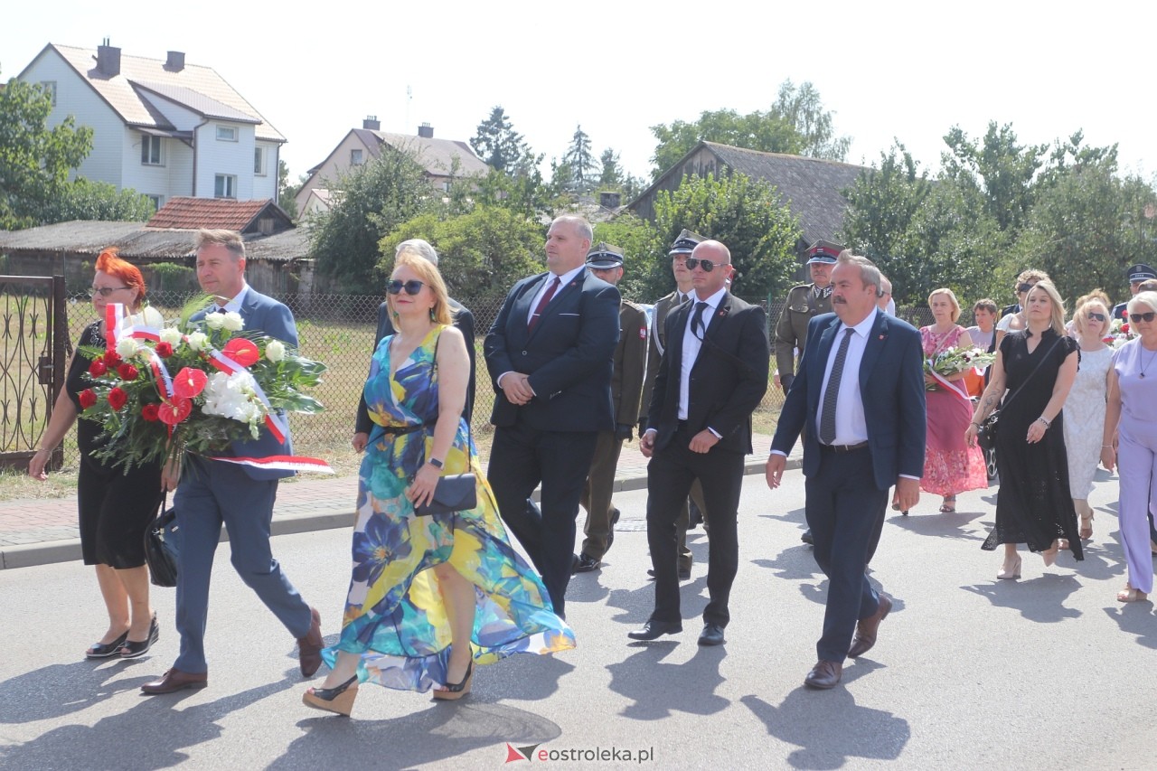 Uroczystości w hołdzie marynarzom i ułanom poległym na ziemi rzekuńskiej [18.08.2024] - zdjęcie #77 - eOstroleka.pl
