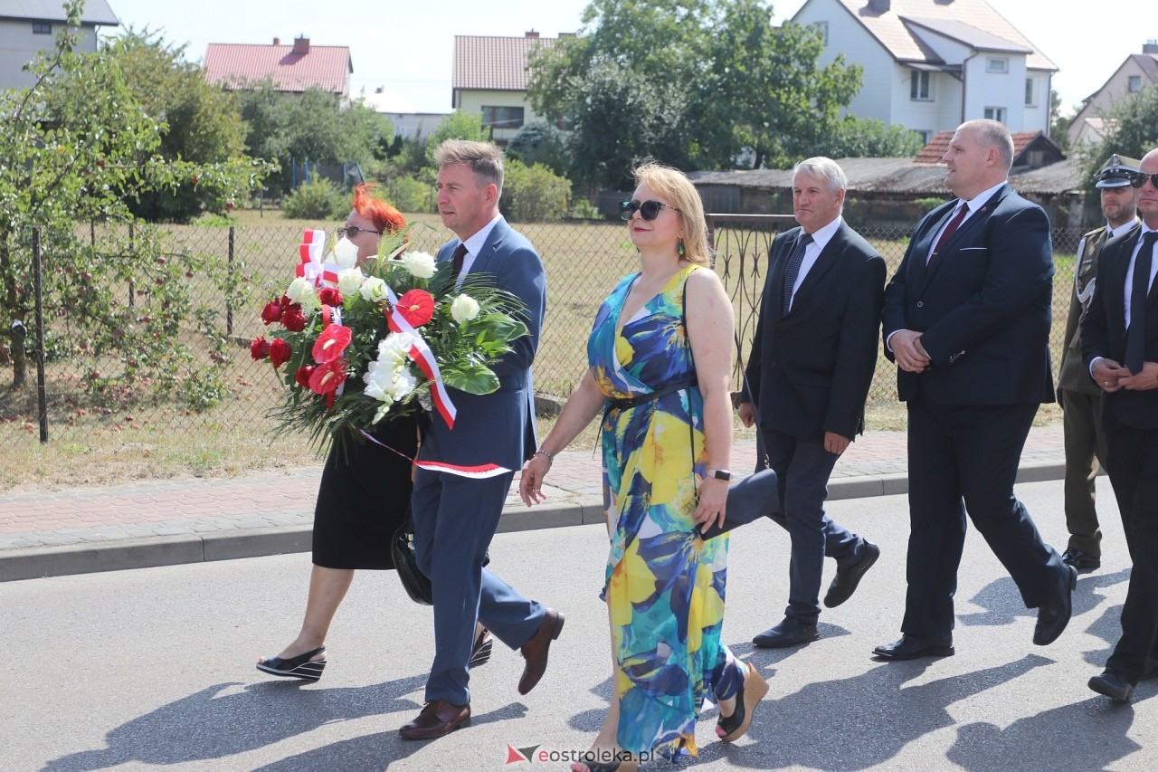 Uroczystości w hołdzie marynarzom i ułanom poległym na ziemi rzekuńskiej [18.08.2024] - zdjęcie #75 - eOstroleka.pl